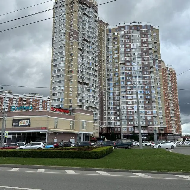 Реальные фото Апартаменты на ЮМР на улице Генерала Шифрина 1