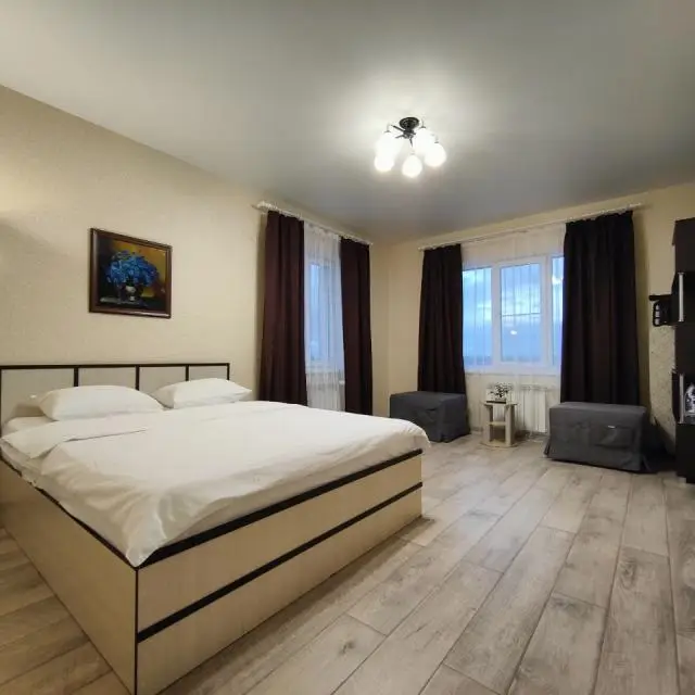 Real photos of Lubimyi dom on Antonova street 5D