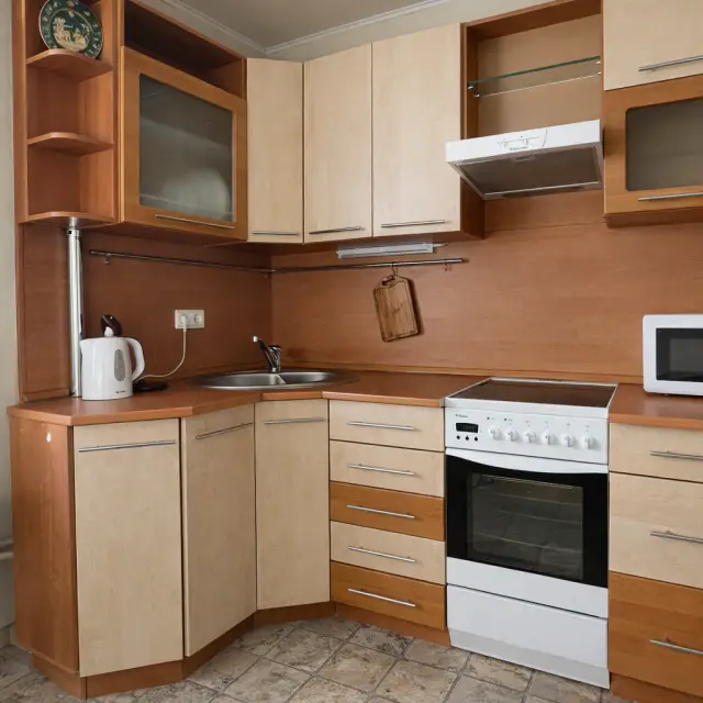 Real photos of NeVotele on Malysheva street 156