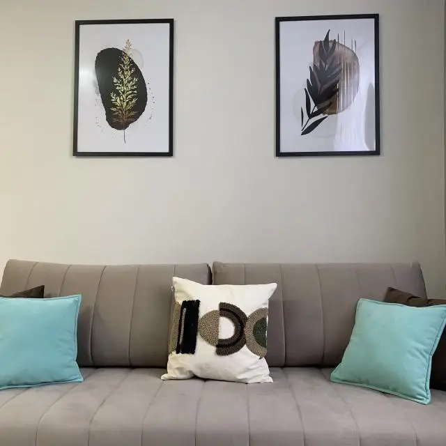 Real photos of Tiffany-style apartments