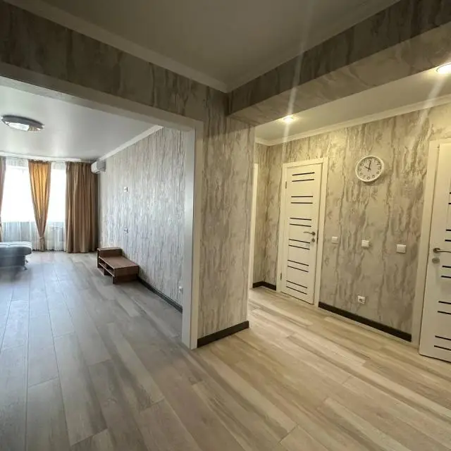 Real photos of Apartment from the company Home Hotel on Vysotnaya