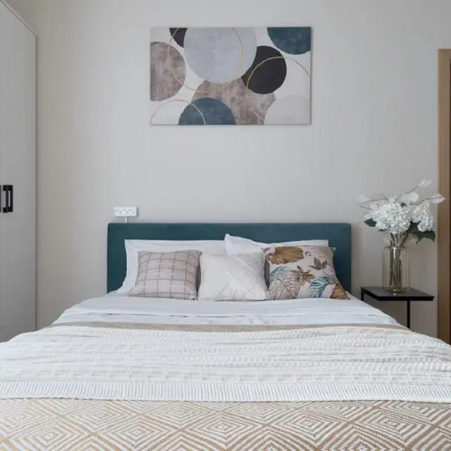 Real photos of 5-bed apartment