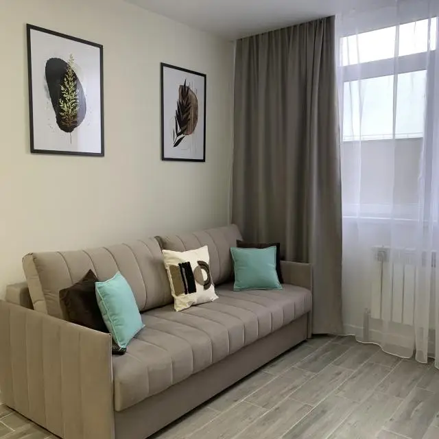 Real photos of Tiffany-style apartments