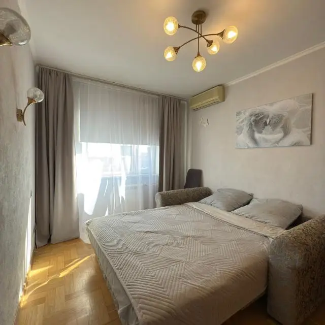 Real photos of Cozy one-bedroom apartment near the three railway stations square