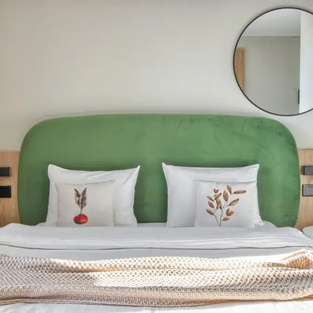 Реальные фото MyHome YourHome (МайХоум ЙоХоум) на проспекте Большеохтинском