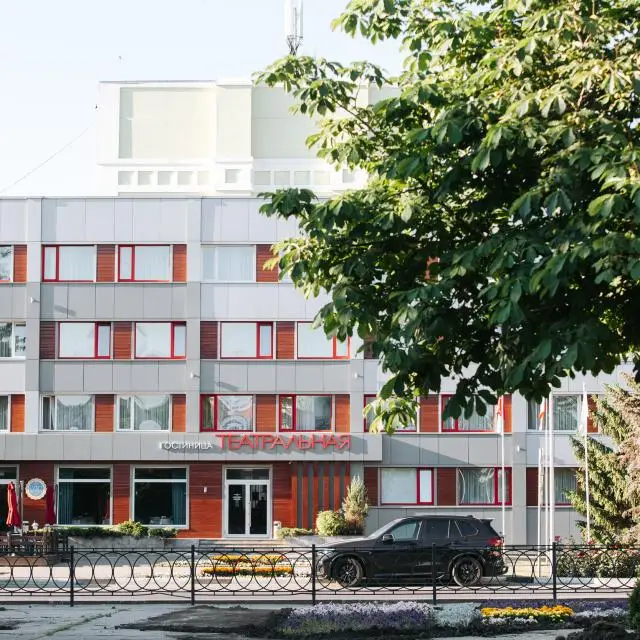 Real photos of Teatralnaya