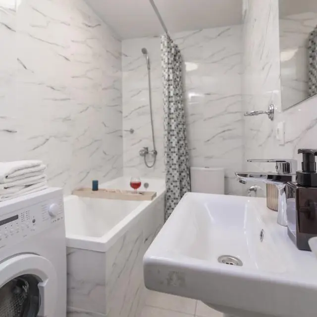 Real photos of Victory Apartment on Stroiteley Street 5