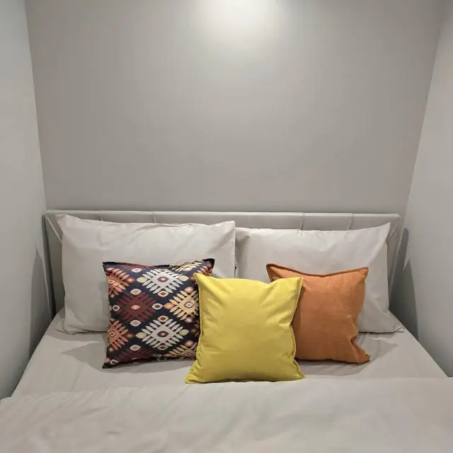 Real photos of Bright studio next to the M4 highway