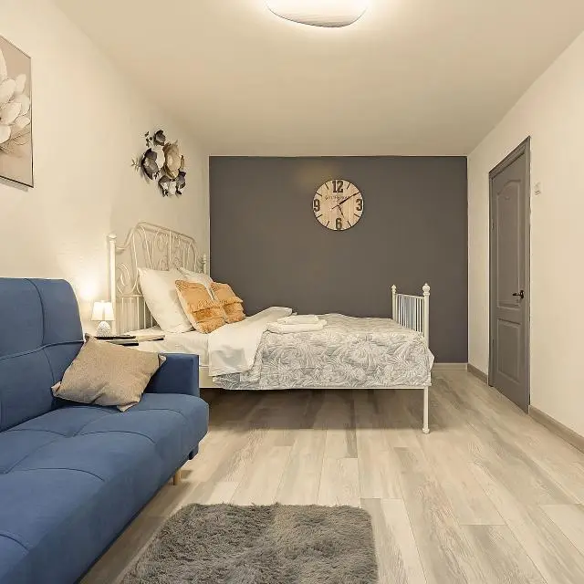 Реальные фото Prima Rent на лице Сергиевская 1