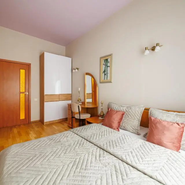 Real photos of Dere Apartments at 9 Bolshaya Moskovskaya Street