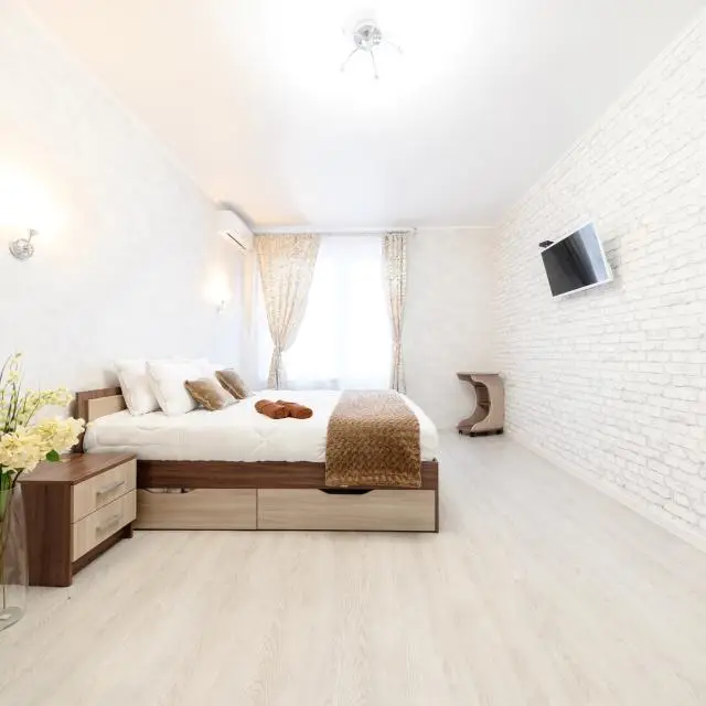 Real photos of LetoApart on 93-230 Engels Street