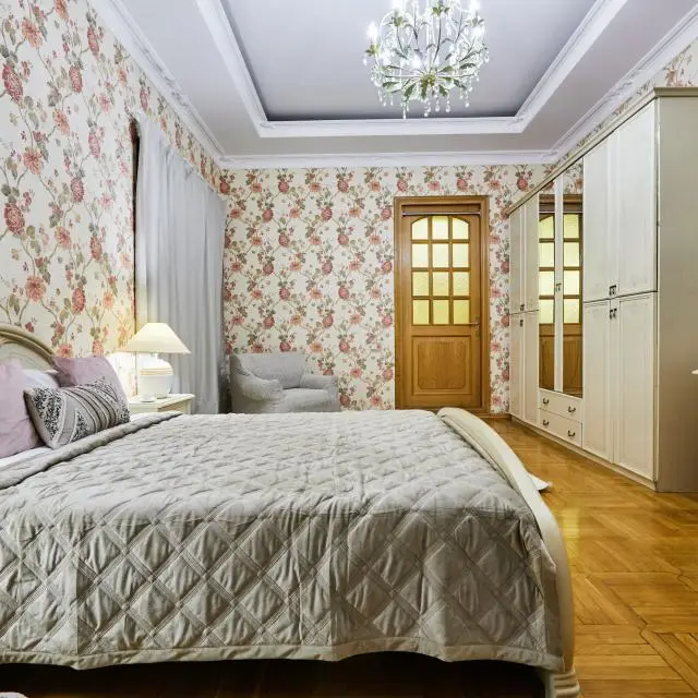 Real photos of FlatStay Nekrasova 60 | Big 3shka in a beautiful house with a history. With bay window, fireplace, high ceilings and balcony