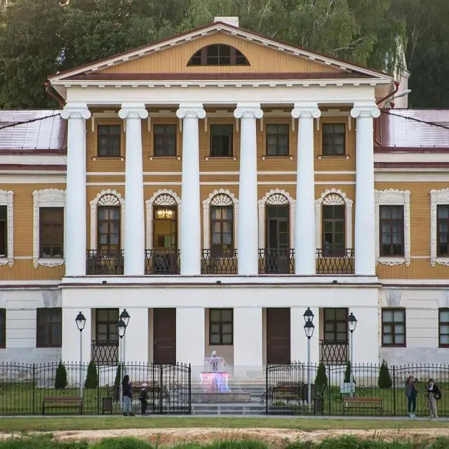 Real photos of Noble estate of the Mosolovs