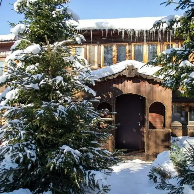 Real photos of Lake House