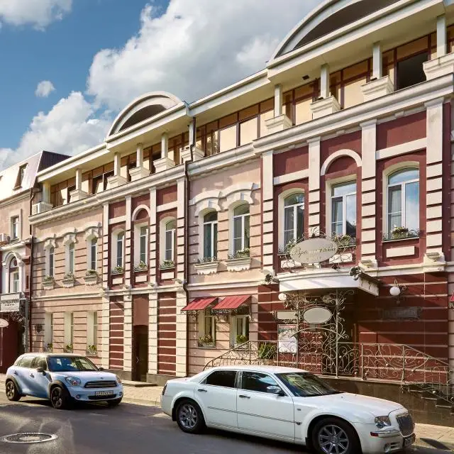 Real photos of Rezidentsiya