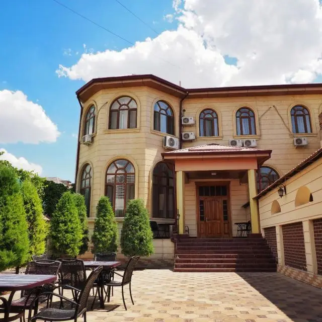 Real photos of Shosh Avenue Hotel