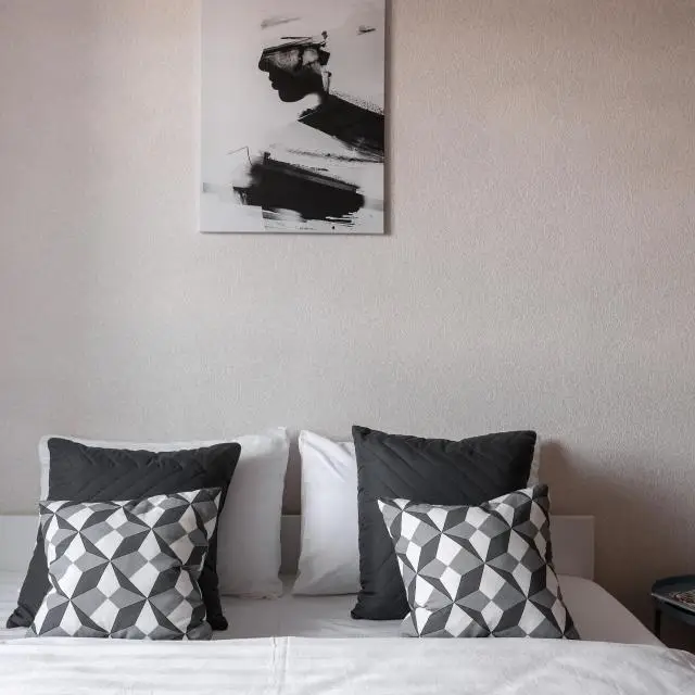 Real photos of iHome on Gogol Street