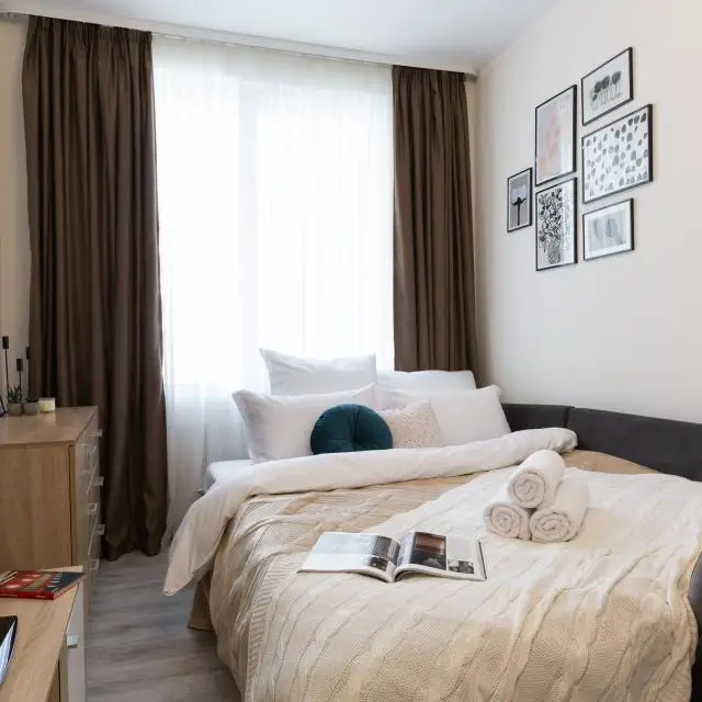 Real photos of Apartments on Linden Grove Street