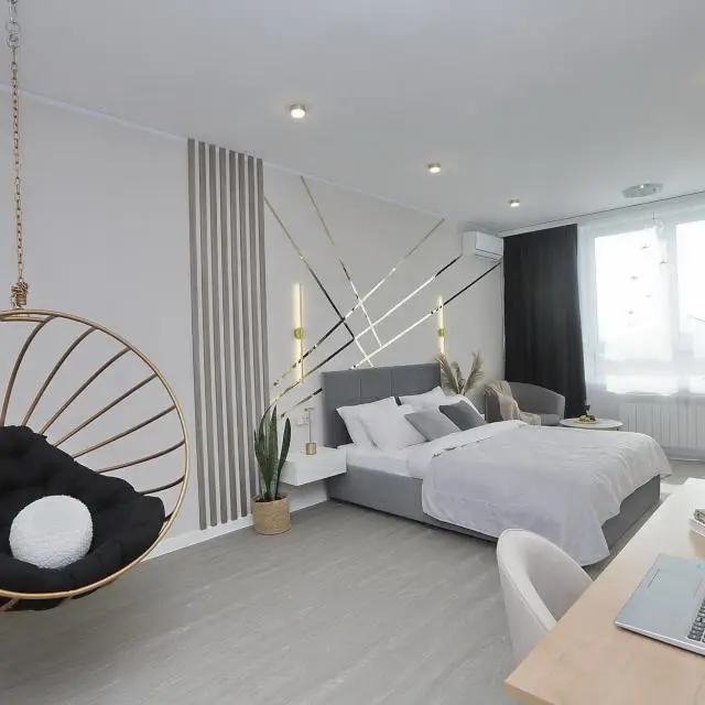 Real photos of Near the railway station: separate bedroom, hanging balloon, enclosed courtyard!