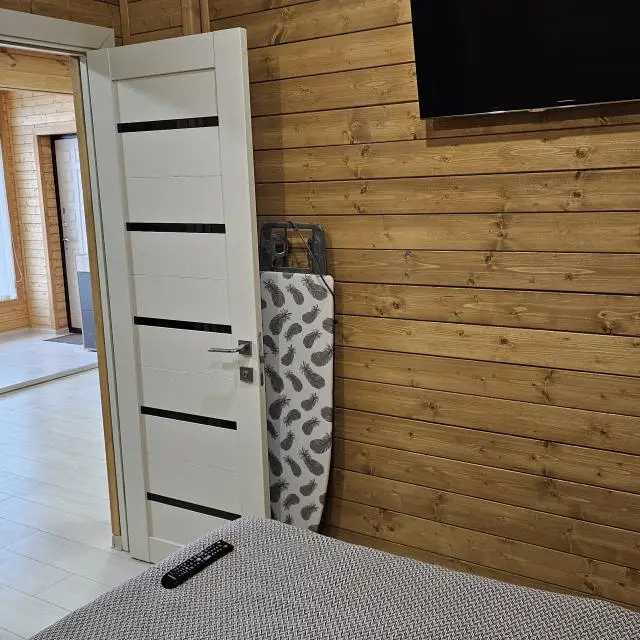 Real photos of Two-room house in an oak forest