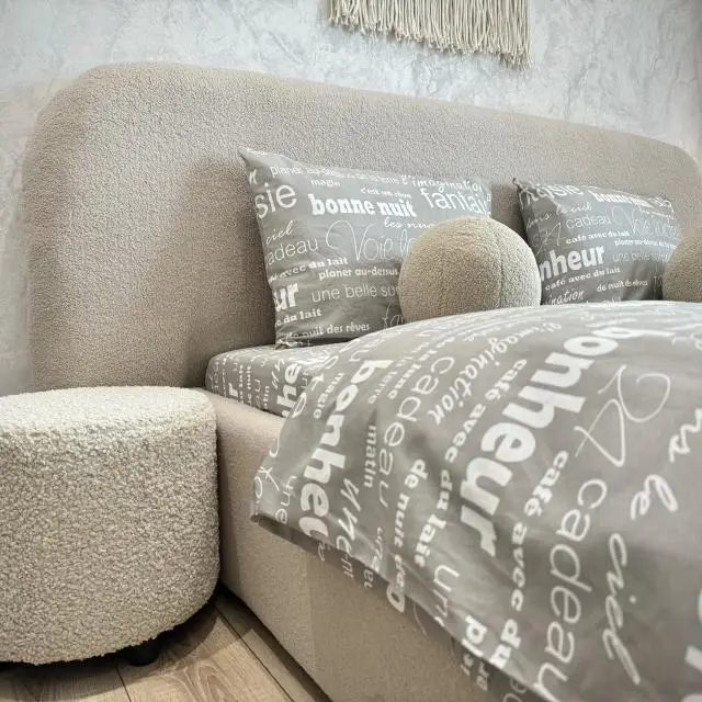 Real photos of Rental Family Rooms on Independence Street