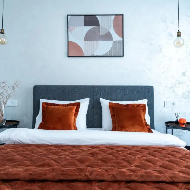 Real photos of Bulbash Apartments on Franziska Skaryna Street, 5