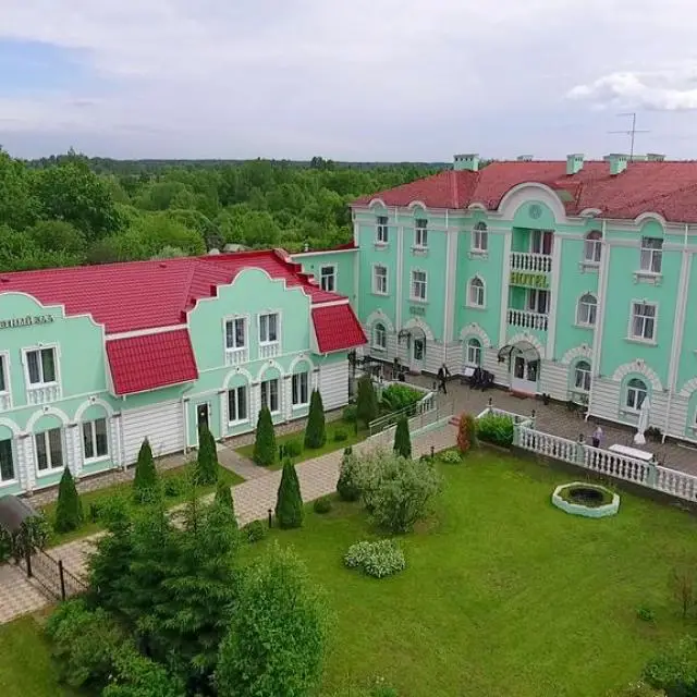 Real photos of Aleksandriya-Petergof