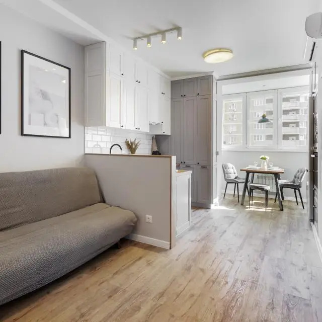 Real photos of El apartment on the 35th Line 83/75 street