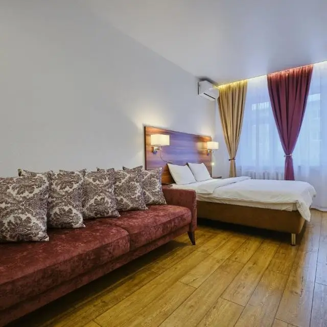 Real photos of Petrovsky apartments on Frunze Avenue 25