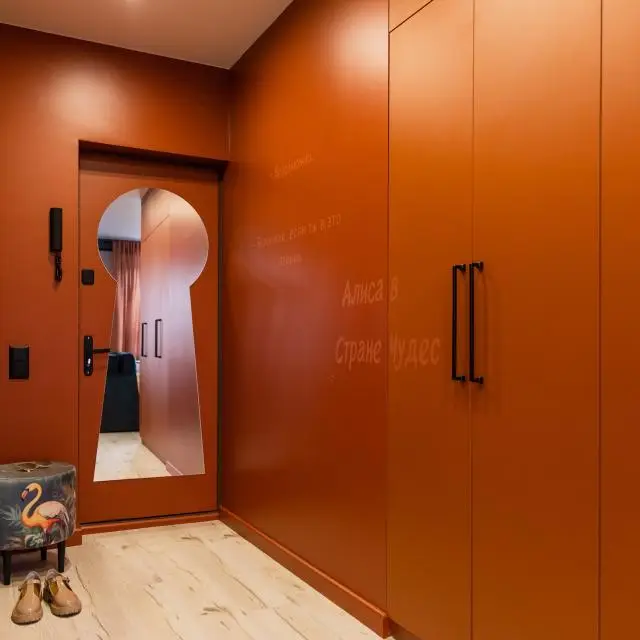 Real photos of Alice in Wonderland Apartments by Lake Superior