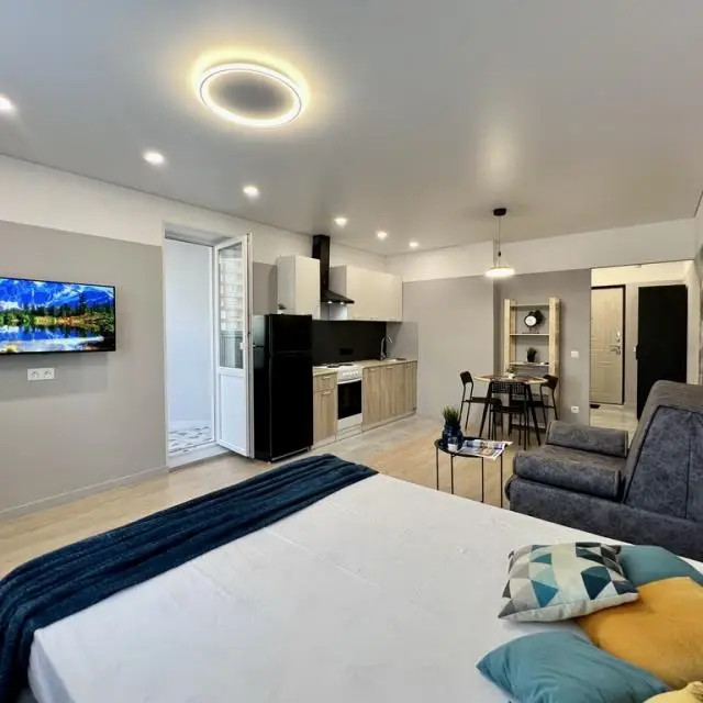 Real photos of Apartment from the company Home Hotel on Samoryadova, 6