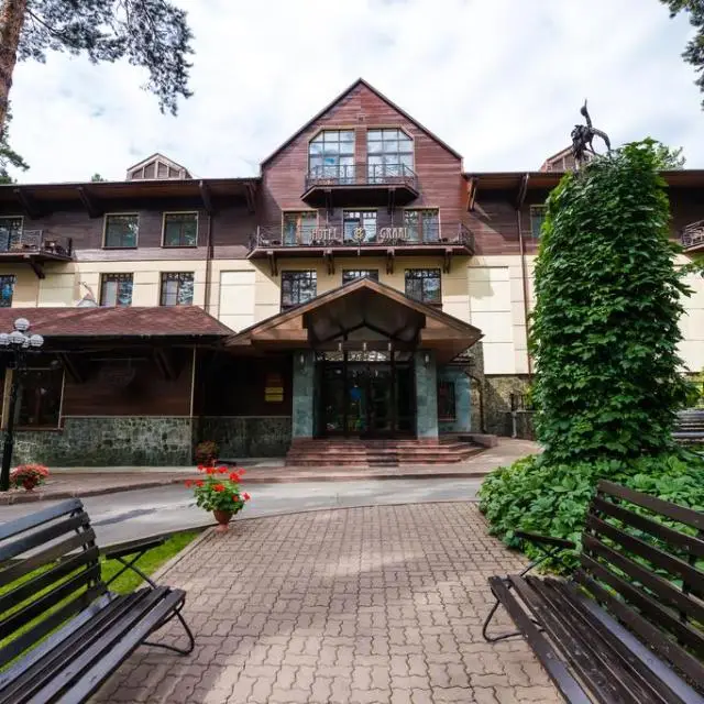 Real photos of Park-Hotel Graal
