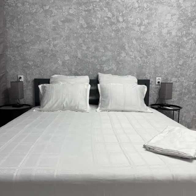 Real photos of Studio apartment with designer renovation