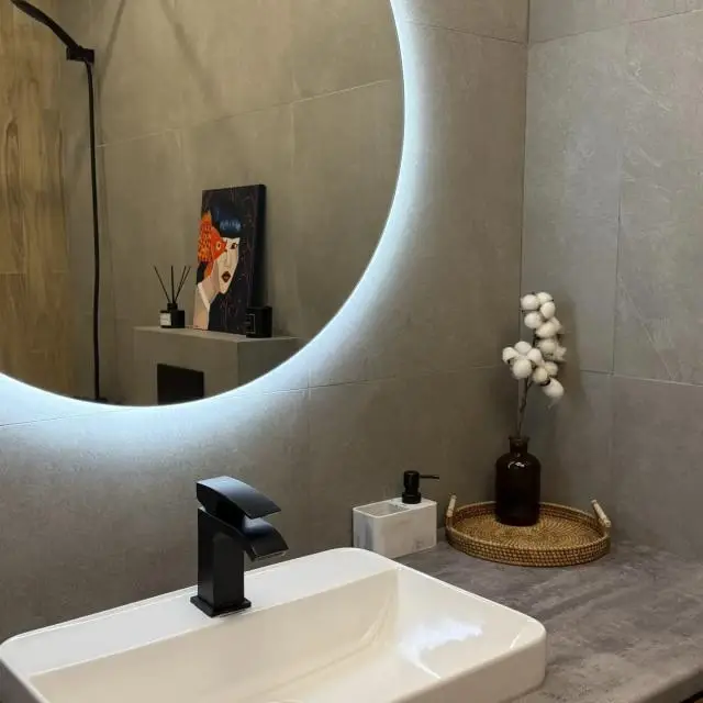 Real photos of 1-room apartment in Heritage residential complex.
