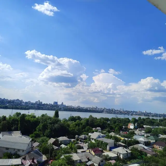 Real photos of Day and night on Nizhnyaya street