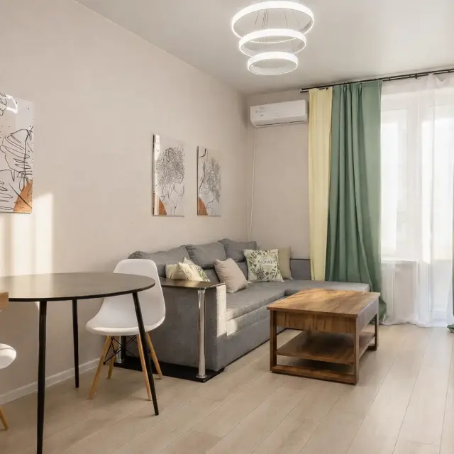 Real photos of 
iZi Art on 1-Orangerie 24a