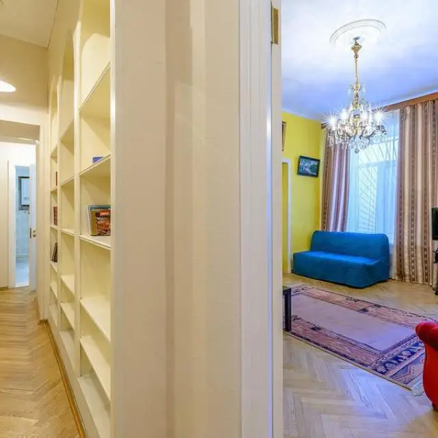 Real photos of Welcome Home (Velkom Home) on Italianskaya Street