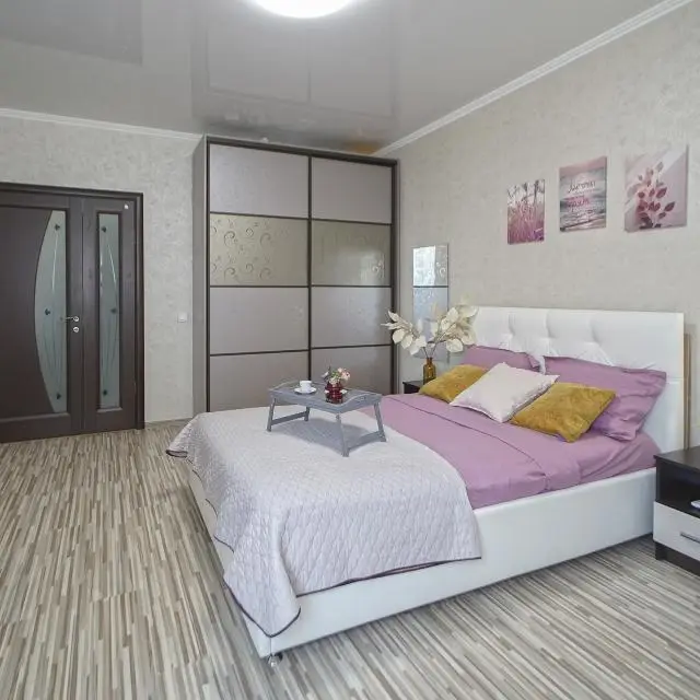 Real photos of Apartment "TENDERNESS IN THE CENTER OF EVENTS" at 67 Garazhnaya Street
