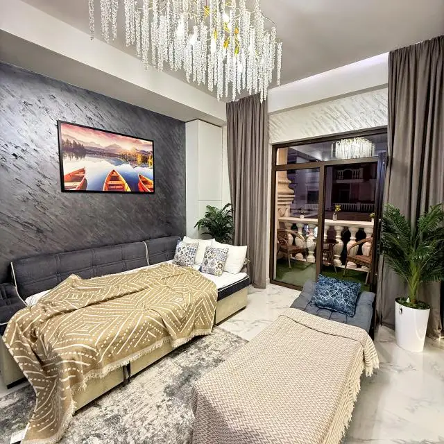 Реальные фото Royal Rentals (Роял Ренталс) на улице Фурката 2А