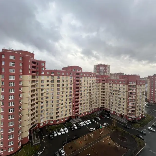 Real photos of The green house on Polyanichko street 12