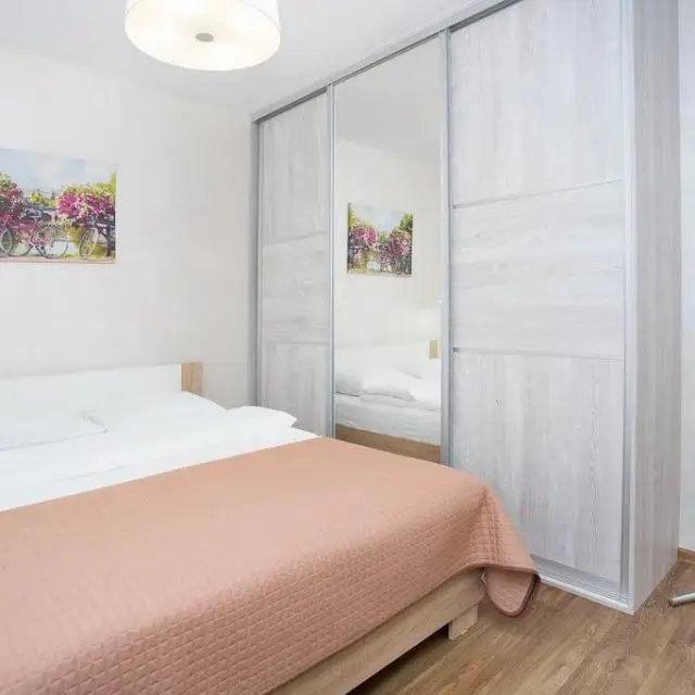 Real photos of Roomer (Rumer) on Euphrosyne Polotskaya Street 5