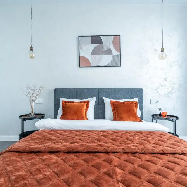 Real photos of Bulbash Apartments on Franziska Skaryna Street, 5