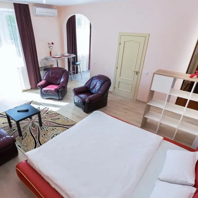 Реальные фото Roomer (Румер) на проспекте Независимости 60