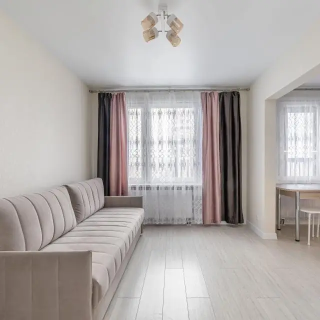 Real photos of Euro two-bedroom apartment on Kurynova