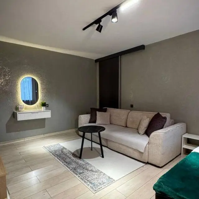 Real photos of 1-room apartment on 102 Kochetova street