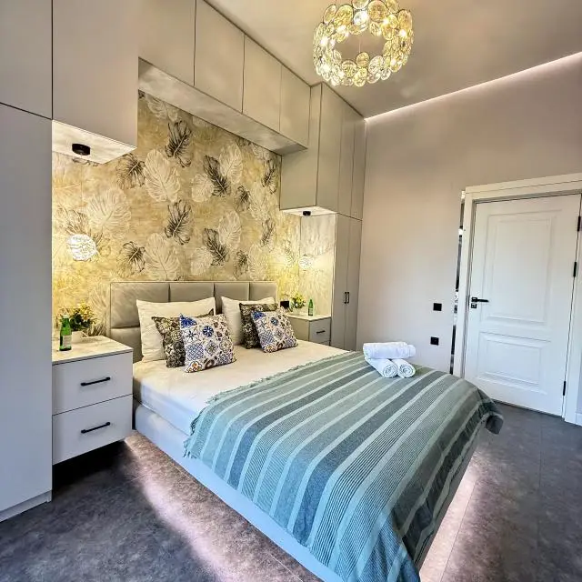 Реальные фото Royal Rentals (Роял Ренталс) на улице Фурката 2А