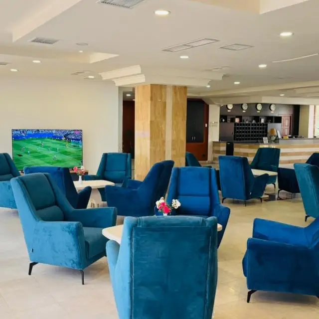 Реальные фото Canyon Hills Hotel (Каньон Хиллз)
