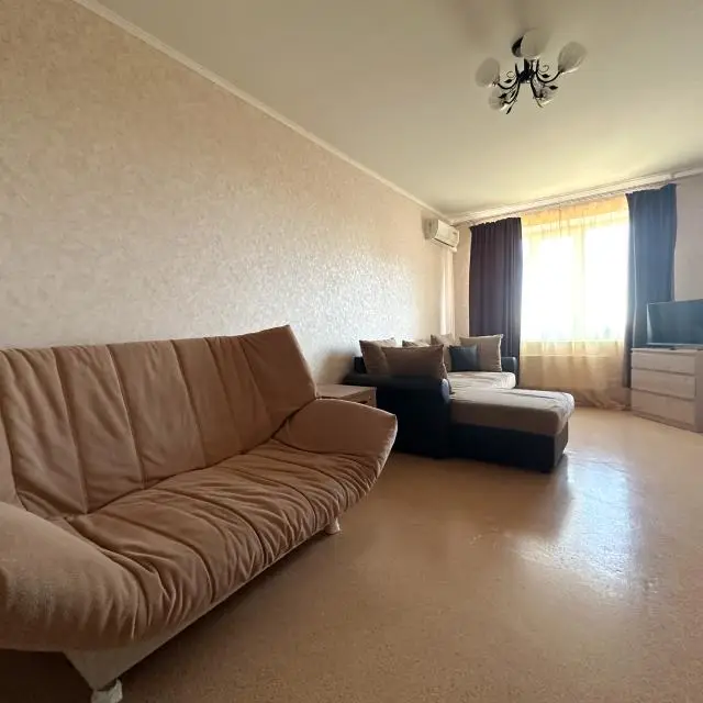 Реальные фото EasyRent (ИзиРент) на улице Александра Кудашева 106