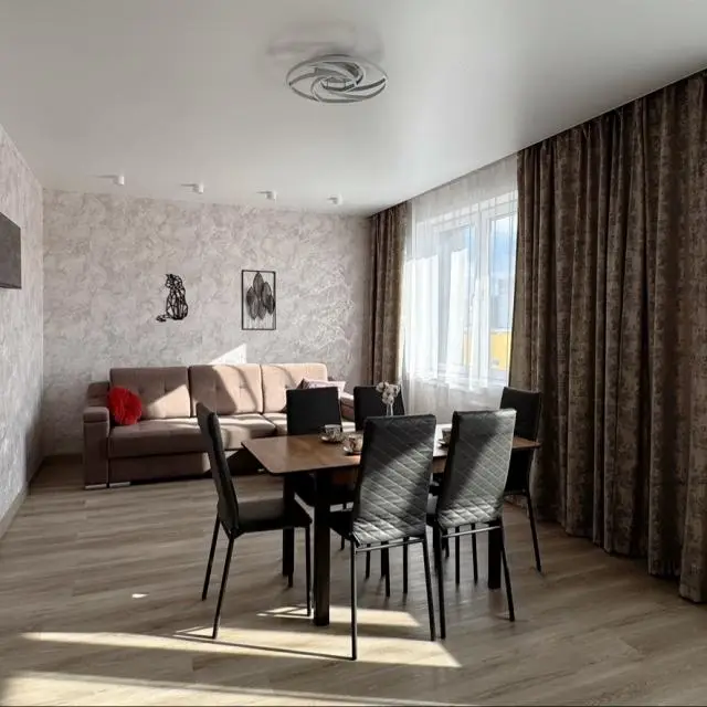 Real photos of Three-room apartment opposite the Planeta shopping center