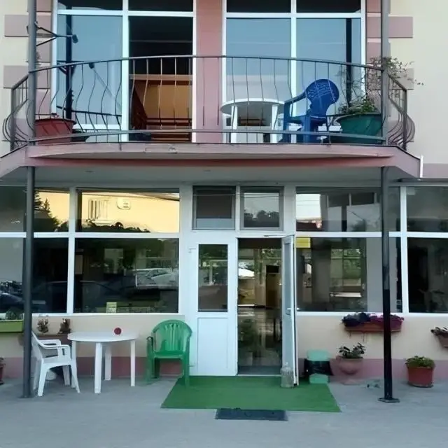 Real photos of Oasis on Molodezhnaya